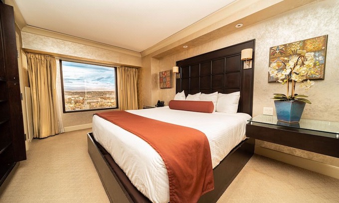 Downtown Reno Hotel | Reno Suites