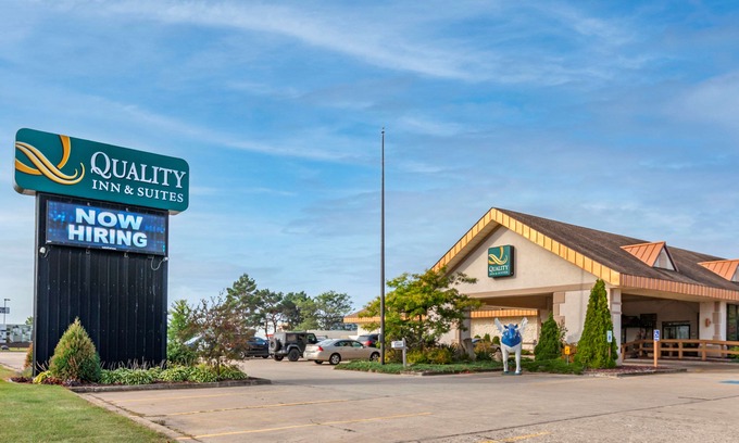 Escanaba Hotel | Quality Inn & Suites