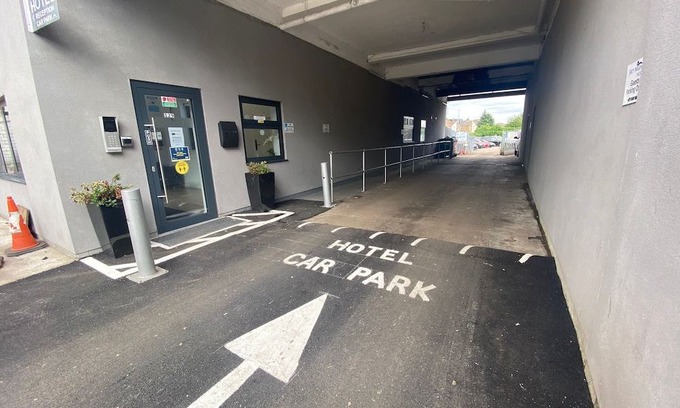 Hillingdon Hotel | Sky Nights Hotel London Heathrow