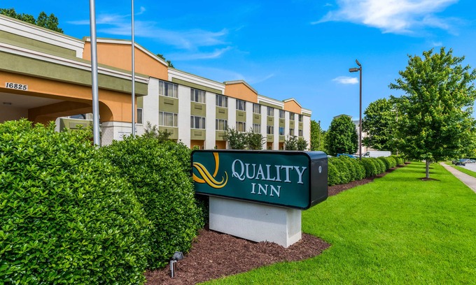 Huntersville Hotel | Quality Inn Huntersville Near Lake Norman