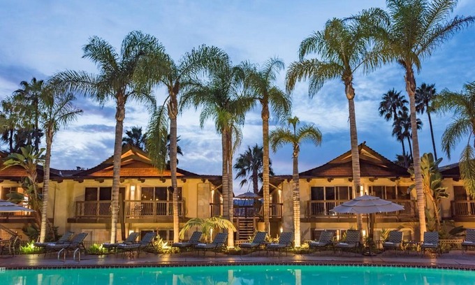 La Playa Hotel | Humphreys Half Moon Inn