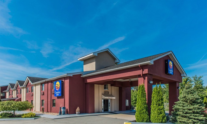 Rostraver Hotel | Comfort Inn Belle Vernon