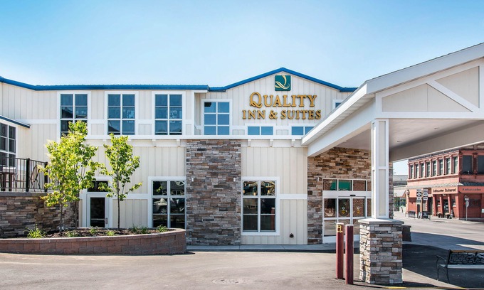 Houghton Hotel | Quality Inn & Suites Houghton