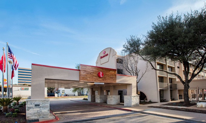 Franklin Park Hotel | Ramada by Wyndham Austin South
