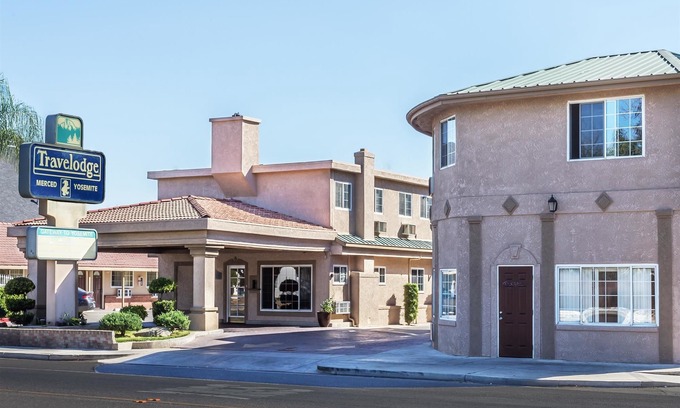 Merced Hotel | Travelodge by Wyndham Merced Yosemite
