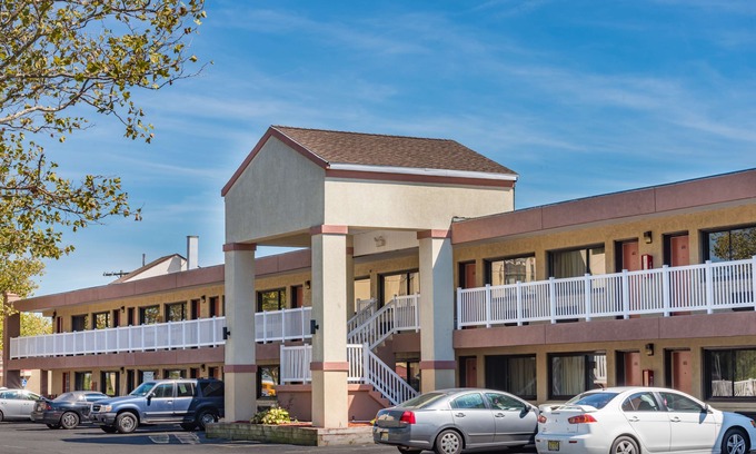 Pleasantville Hotel | Ramada by Wyndham West Atlantic City