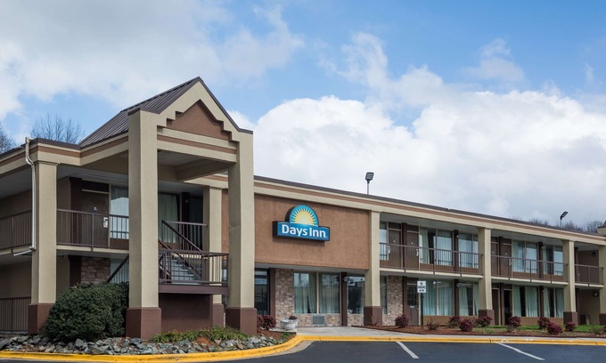 Toddville Road Hotel | Days Inn by Wyndham Charlotte Airport North