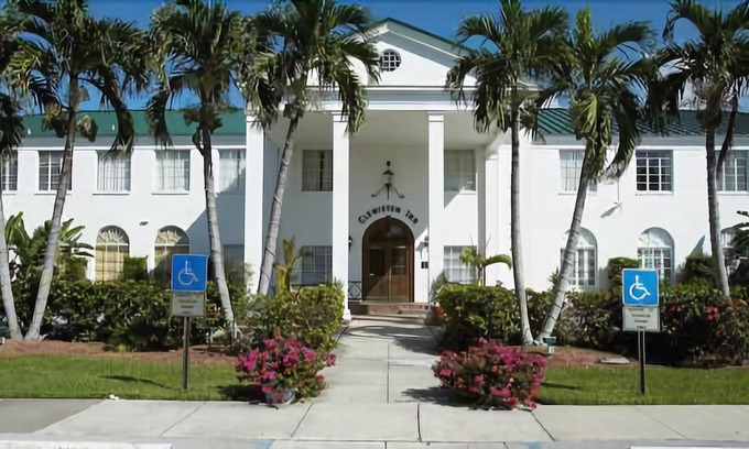 Clewiston Hotel | Americas Best Value Inn Historic Clewiston Inn