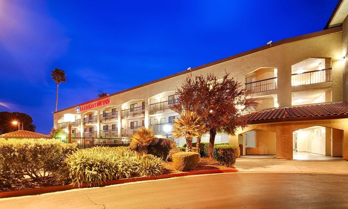 Pleasanton Hotel | Best Western Plus Pleasanton Inn