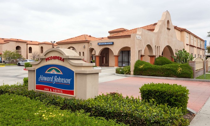 El Rancho Hotel | Howard Johnson Hotel & Suites by Wyndham Pico Rivera