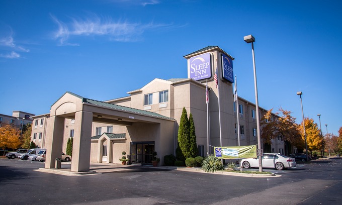 Concord Hotel | Sleep Inn & Suites at Concord Mills