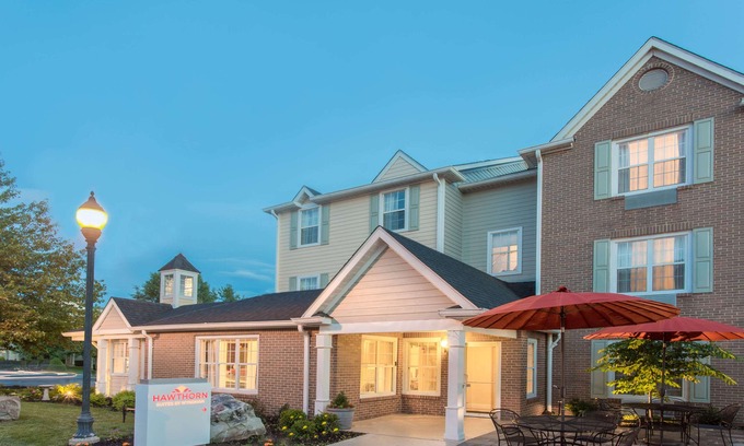Potomac Falls Hotel | Hawthorn Suites Sterling Dulles North