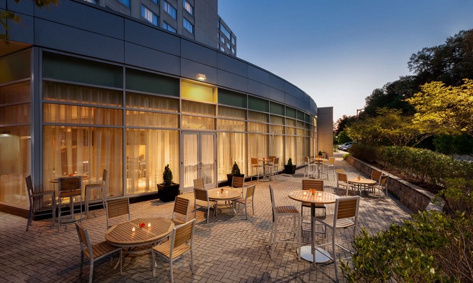 Linthicum Heights Hotel | Hilton Baltimore BWI Airport