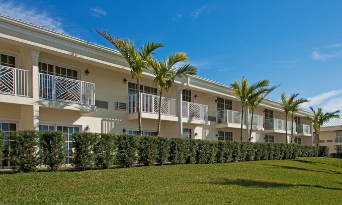 Juno Beach Hotel | Holiday Inn Express North Palm Beach-Oceanview, an Ihg Hotel