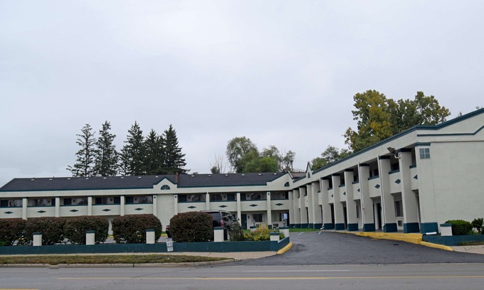 East Lansing Hotel | Clarion Pointe East Lansing University Area