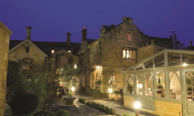 Moreton-in-Marsh Hotel | The Manor House Hotel
