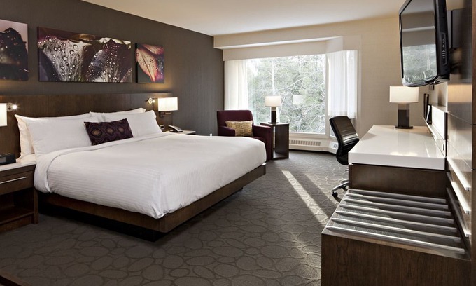 Kananaskis Hotel | Crosswaters Resort at Kananaskis