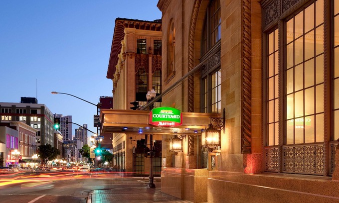 Civic Core Hotel | Courtyard by Marriott San Diego Downtown