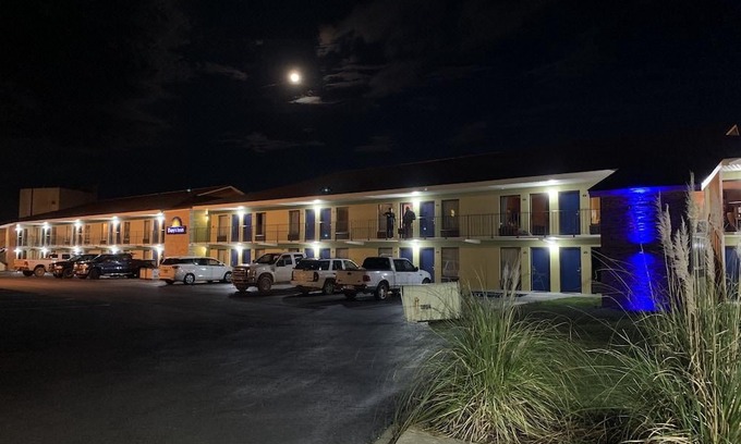 Seiglers Crossroads Hotel | Days Inn by Wyndham Aiken - Interstate Hwy 20