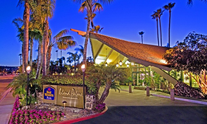 La Playa Hotel | Best Western Plus Island Palms Hotel & Marina