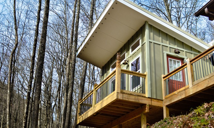 Robbinsville Hotel | The Owl's Perch