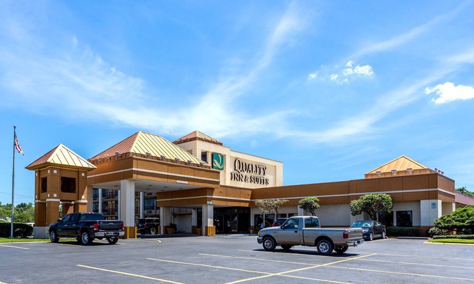Port Allen Hotel | Quality Inn & Suites Baton Rouge West – Port Allen