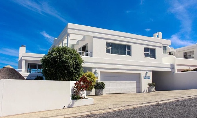 Vermont Hotel | Dolphin House Apartments