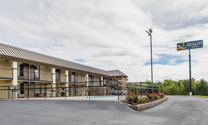 Forest City Hotel | Quality Inn