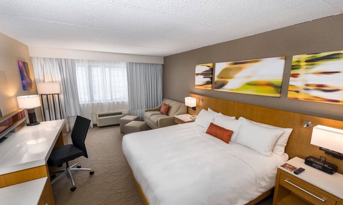 Utica Hotel | Delta Hotels by Marriott Utica