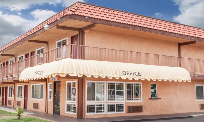 Barstow Hotel | Days Inn by Wyndham Barstow