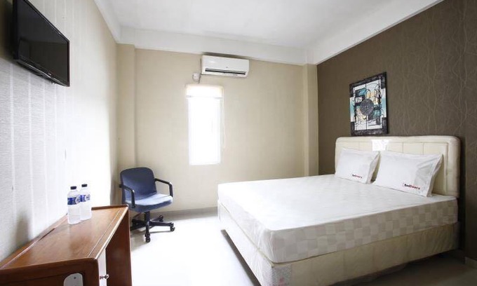 Cilandak Hotel | RedDoorz Near Cilandak Town Square