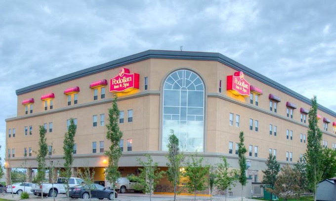 Grande Prairie Hotel | Podollan Inn & Spa - Grande Prairie