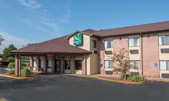 Hudsonville Hotel | Quality Inn Hudsonville