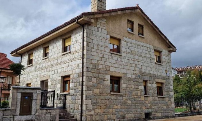 Riano House | 270 m² House ∙ 1 bedroom ∙ 8 guests