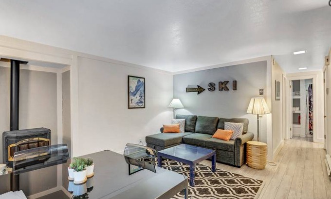 Bear Valley Apartment | Newly Remodeled Mountain Condo In The Heart Of Bear Valley!: Creekside Condo 106