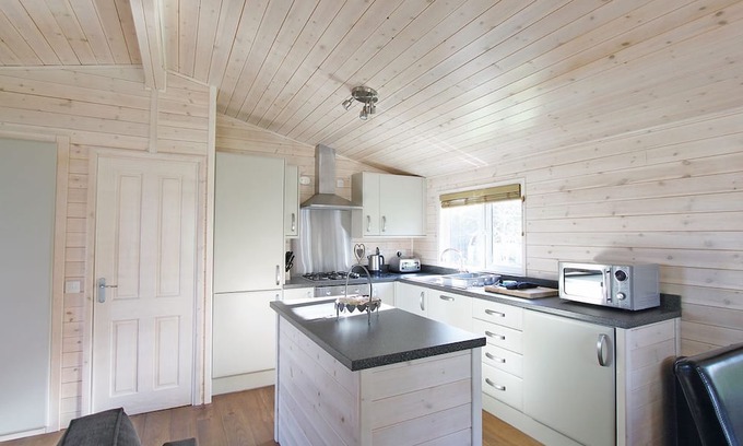 Alford Cabin | Lodge with one double and two twin.