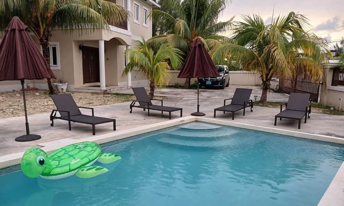 Nassau Apartment | Leah's Heaven #1 - Sandrania Gardens Spacious Apt