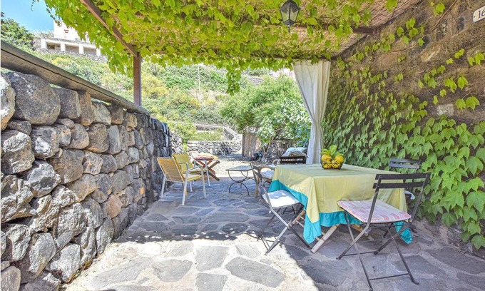 Kamma House | Beautiful stone house on the volcanic island of Pantelleria.