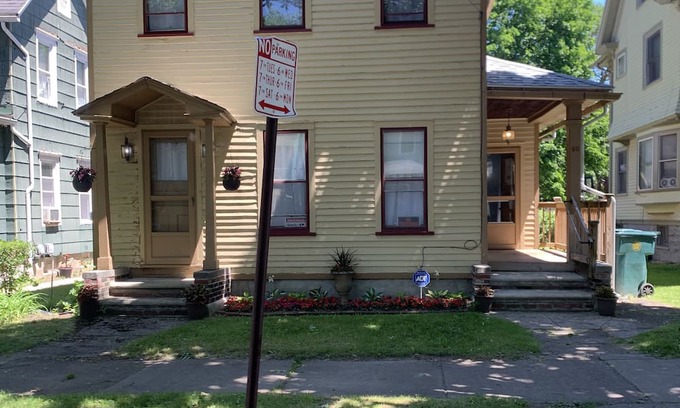Downtown Rochester House | Historic Home - Spacious, clean house . Susan B. Anthony Neighborhood.