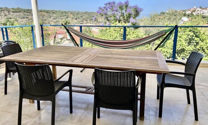 Zikhron Ya'aqov Villa | Cheerful 4-bedroom home with Sea & Nature VISTA