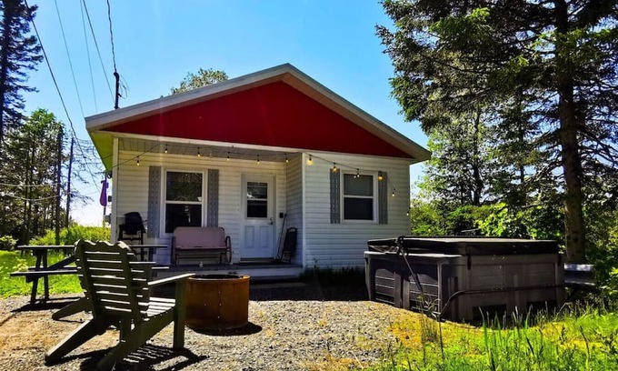 Saint-Tite-des-Caps Ski Chalet | Refuge Cozy, feu, bbq et plein air