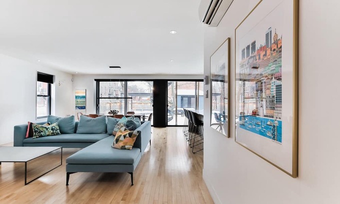 Sainte-Marie Apartment | Séjour Urbain en Famille! Spacieux et Lumineux Avec Cour Privative