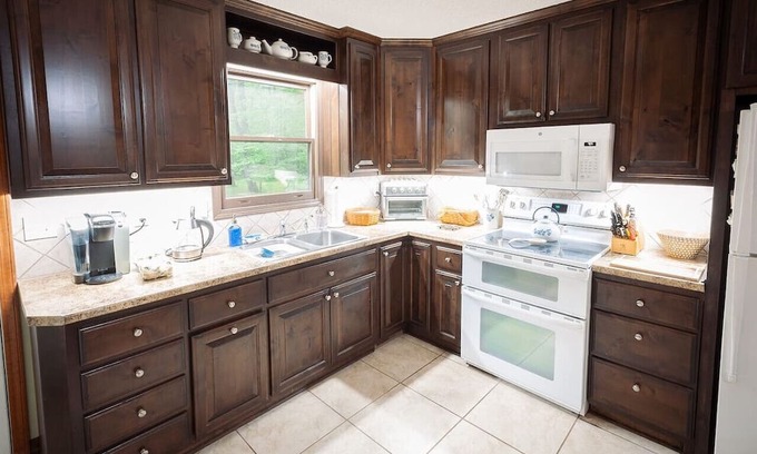 Mountain Rest House | “The Happy Place” River front cabin with dock