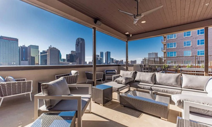 West End Apartment | Cozy 4 BR 2 BA : West End