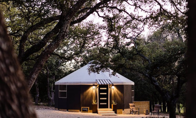Fredericksburg House | Luxury Stay Next to Wineries | Stargazing & Nature