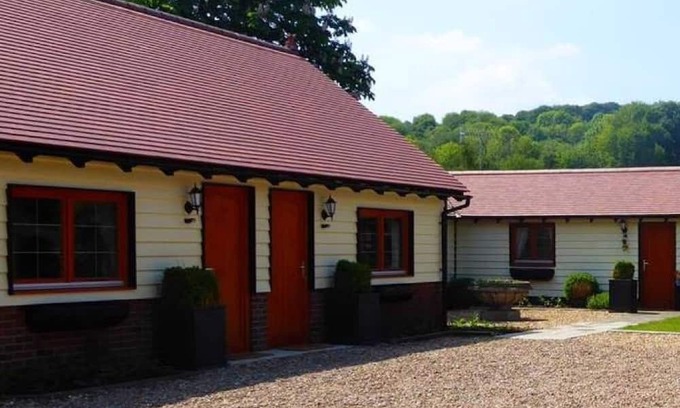 Lower Assendon Bed & Breakfast | Luxury 5 star Lavender room