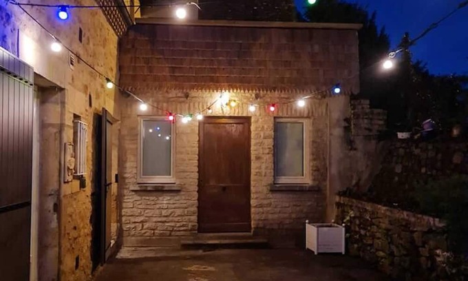 Sarlat-la-Caneda Villa | Homerez - Villa for 17 ppl. with swimming-pool and terrace at Sarlat-la-Canéda