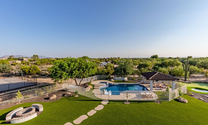 Pinnacle Peak House | Desert Dreamland - Pool&Spa- Sports Court & more!