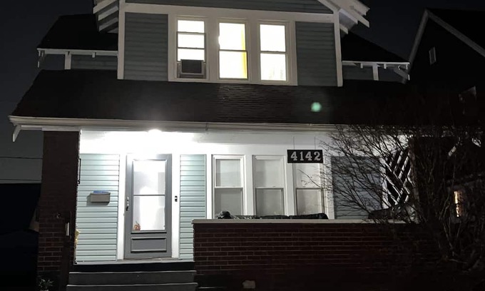 Toledo House | Comfy 3bedroom residential home w/indoor fireplace