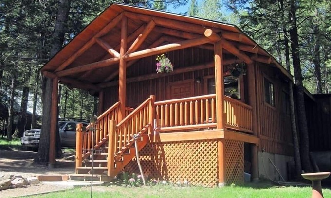 Island Park Cabin | Cozy Guest Cabin by Henry's Lake & Near Yellowstone